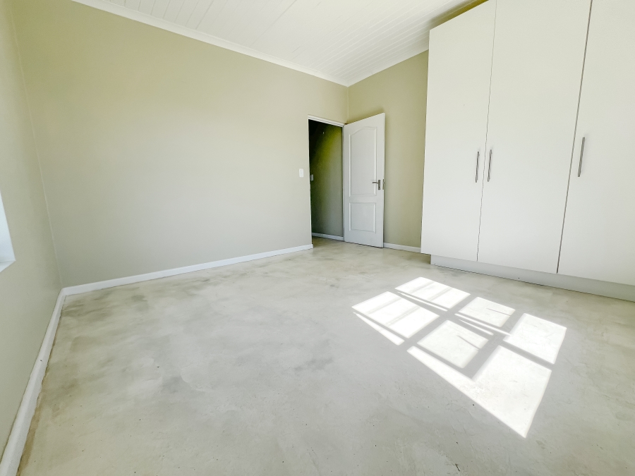 To Let 2 Bedroom Property for Rent in Robberg Ridge Western Cape